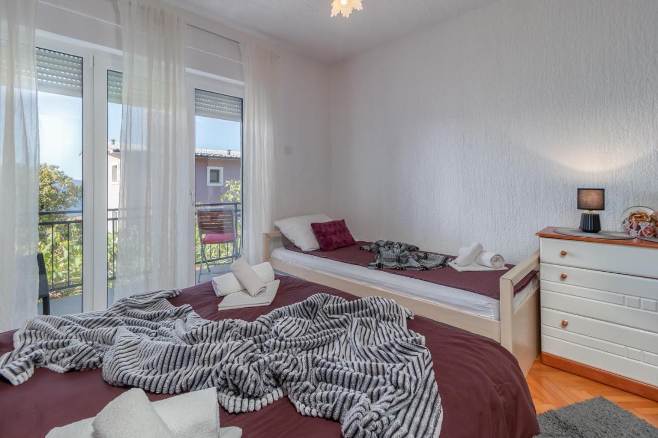 Apartments Lord Novi Vinodolski Bagian luar foto