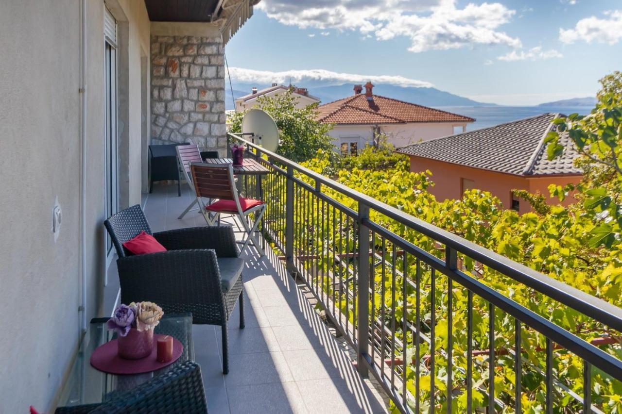 Apartments Lord Novi Vinodolski Bagian luar foto